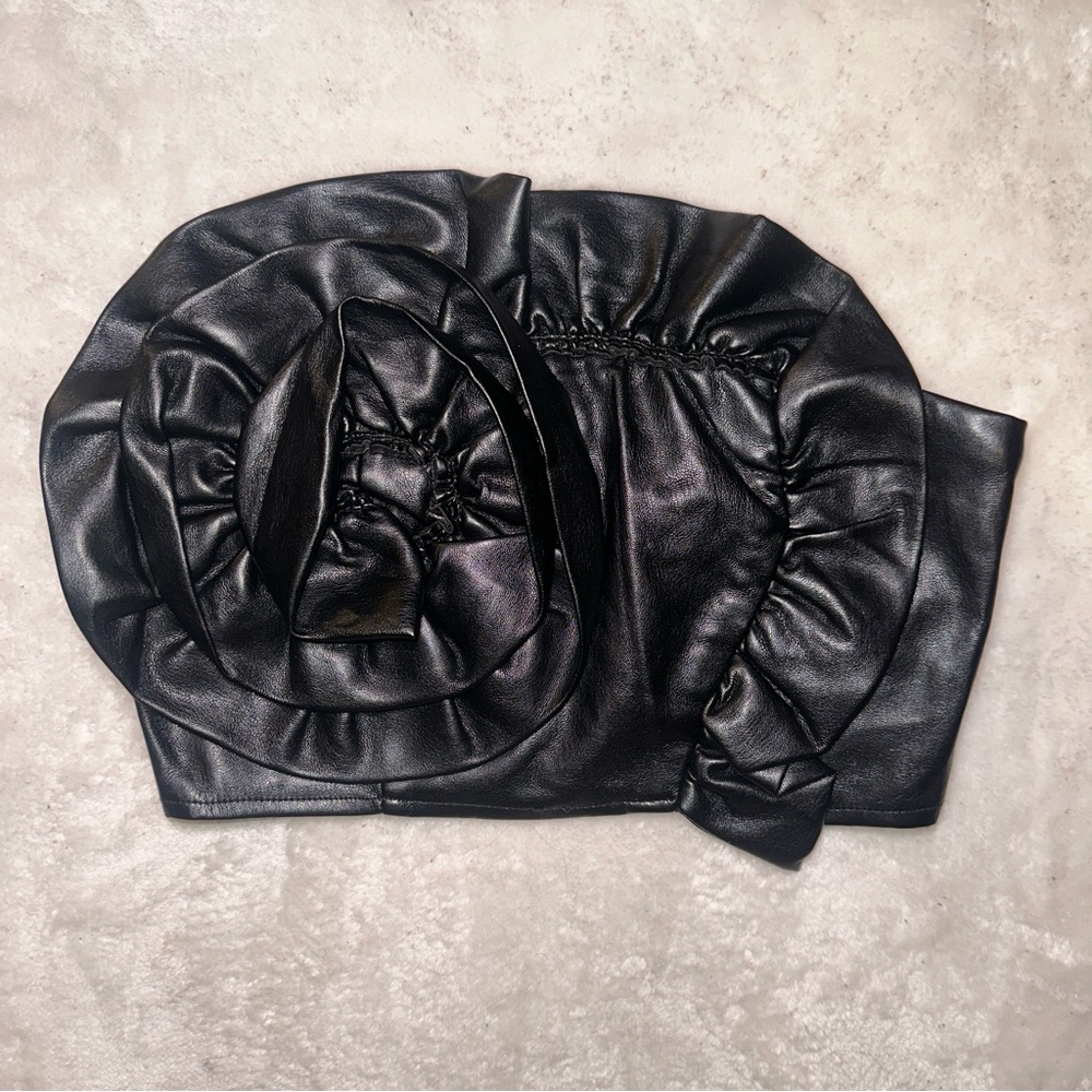 Forever 21 Black Faux Leather Ruched Ruffle Bandeau Crop Top Size Small - Picture 3 of 10